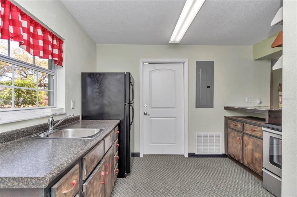 For Sale: $529,000 (3 beds, 3 baths, 3635 Square Feet)