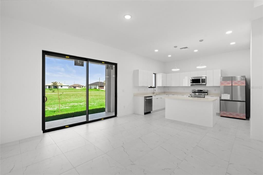 For Rent: $2,300 (4 beds, 3 baths, 1904 Square Feet)