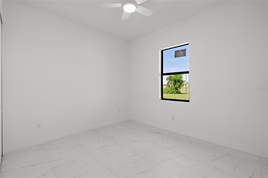 For Rent: $2,300 (4 beds, 3 baths, 1904 Square Feet)