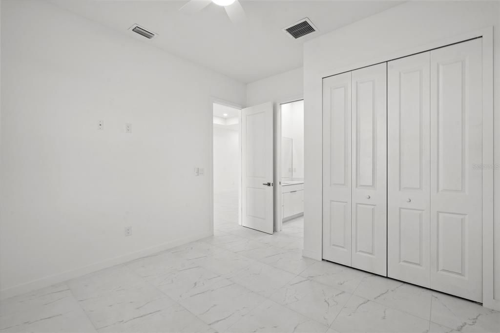 For Rent: $2,300 (4 beds, 3 baths, 1904 Square Feet)