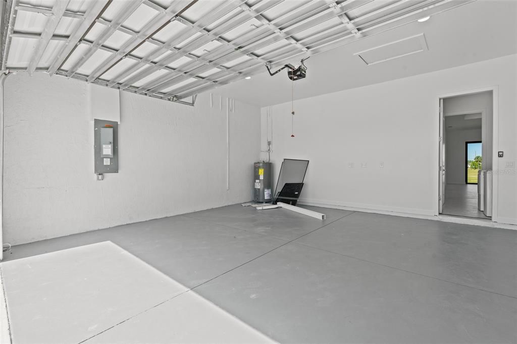 For Rent: $2,300 (4 beds, 3 baths, 1904 Square Feet)