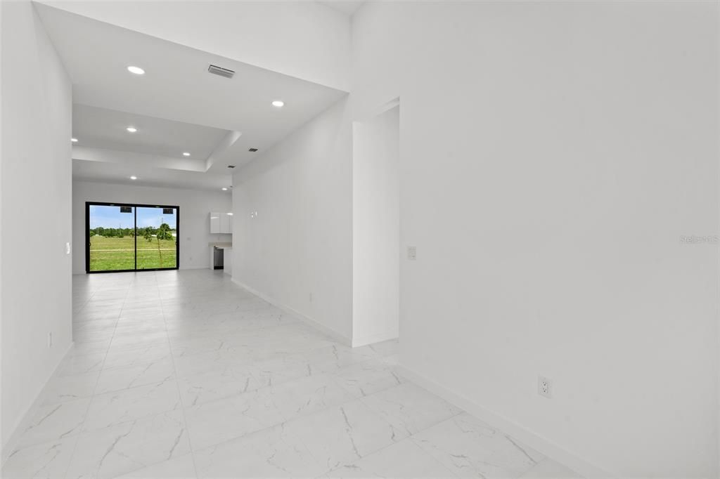 For Rent: $2,300 (4 beds, 3 baths, 1904 Square Feet)