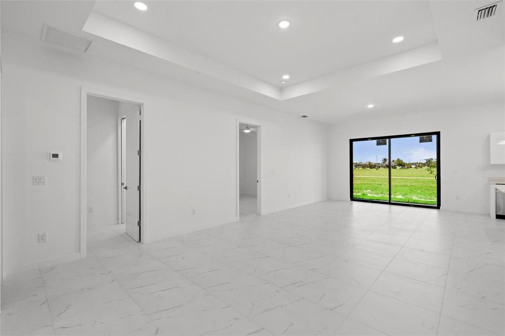 For Rent: $2,300 (4 beds, 3 baths, 1904 Square Feet)