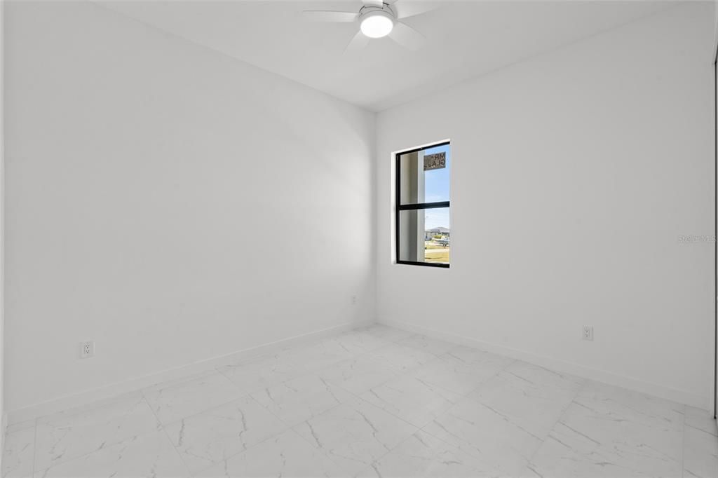 For Rent: $2,300 (4 beds, 3 baths, 1904 Square Feet)