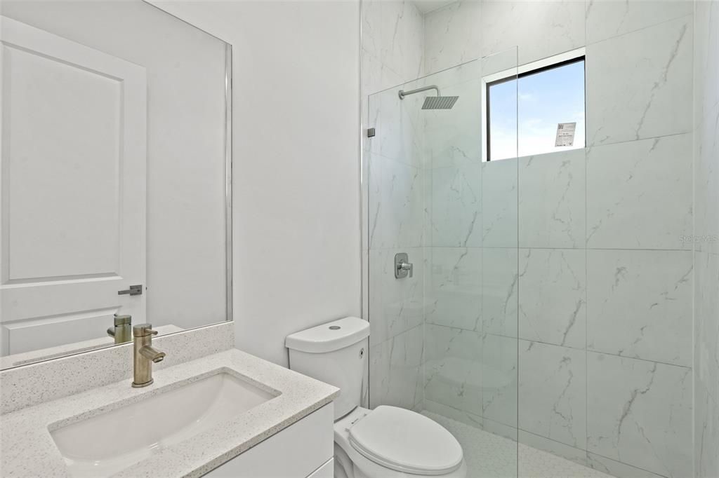 For Rent: $2,300 (4 beds, 3 baths, 1904 Square Feet)