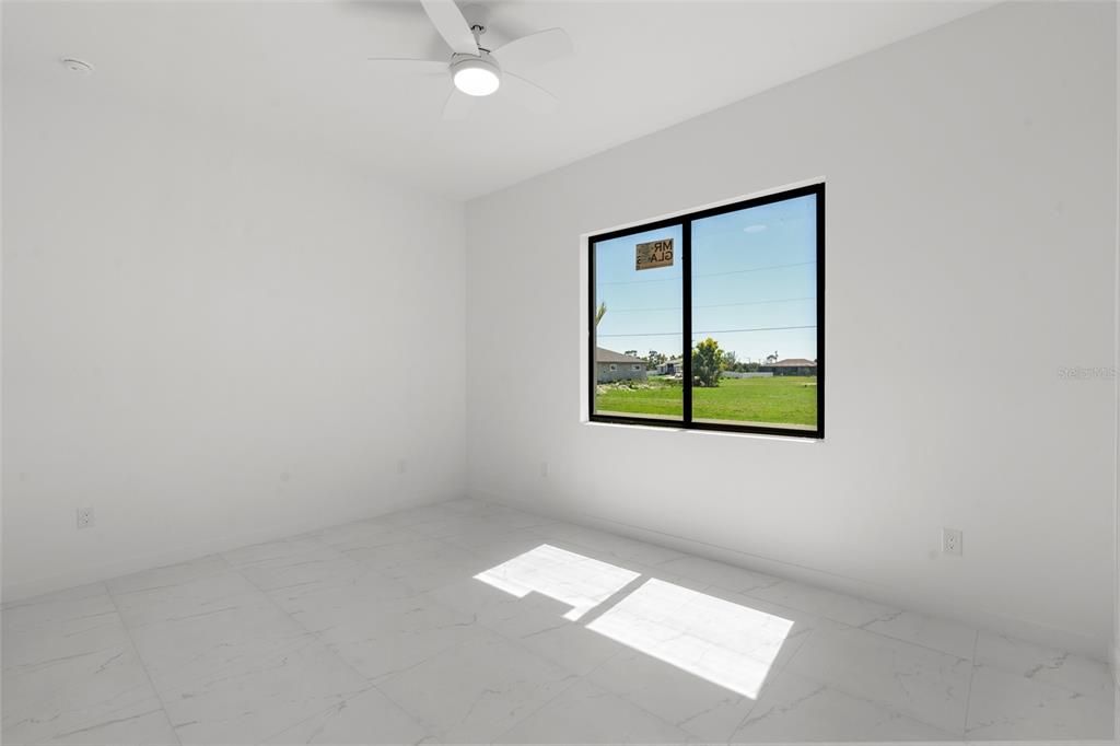 For Rent: $2,300 (4 beds, 3 baths, 1904 Square Feet)