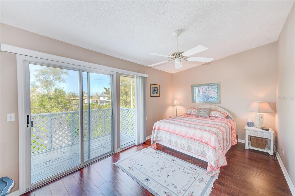 待售: $524,900 (3 贝兹, 2 浴室, 1566 平方英尺)