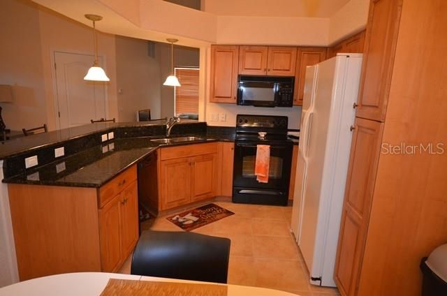 出租: $3,600 (2 贝兹, 2 浴室, 1235 平方英尺)