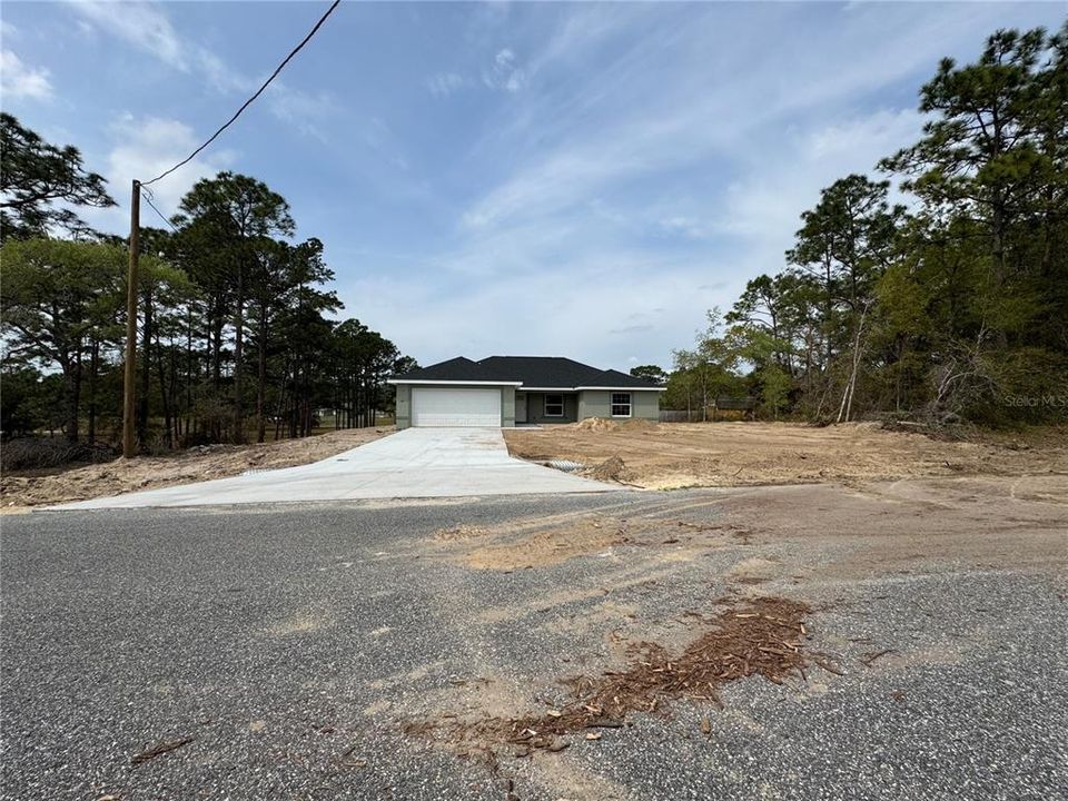 Recently Sold: $279,900 (4 beds, 2 baths, 1683 Square Feet)