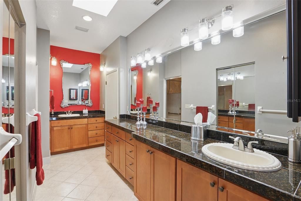 待售: $720,000 (3 贝兹, 3 浴室, 3390 平方英尺)