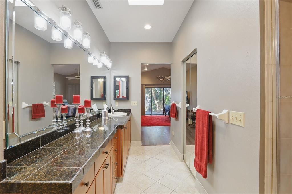 待售: $720,000 (3 贝兹, 3 浴室, 3390 平方英尺)