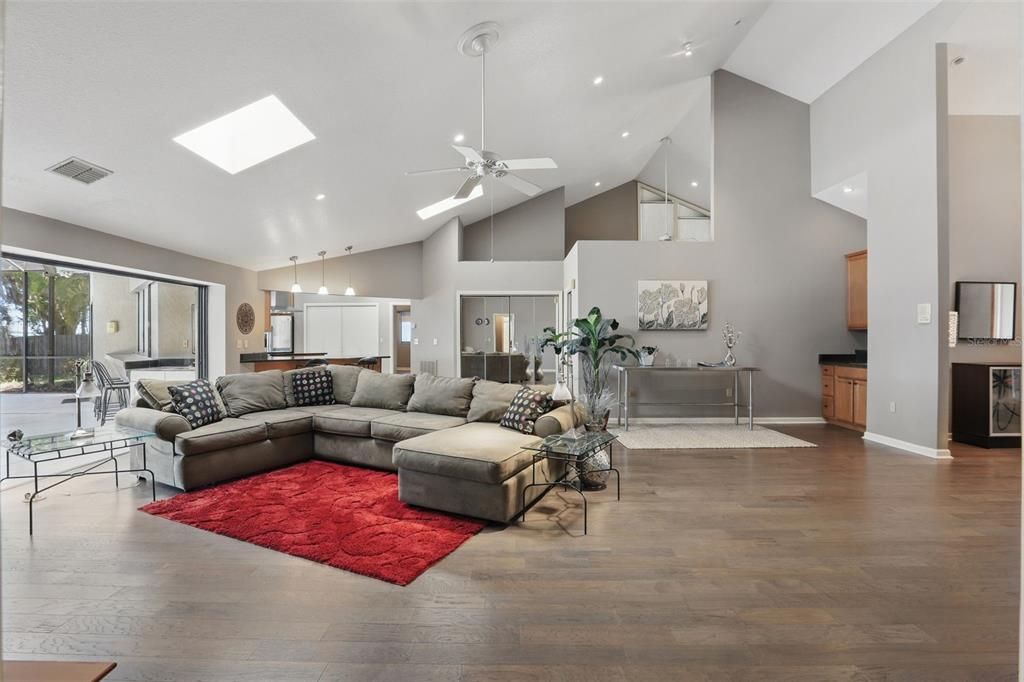 待售: $720,000 (3 贝兹, 3 浴室, 3390 平方英尺)