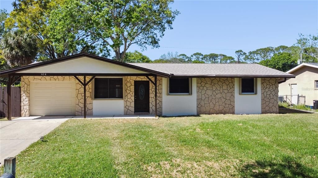 Recently Sold: $299,000 (3 beds, 2 baths, 1328 Square Feet)