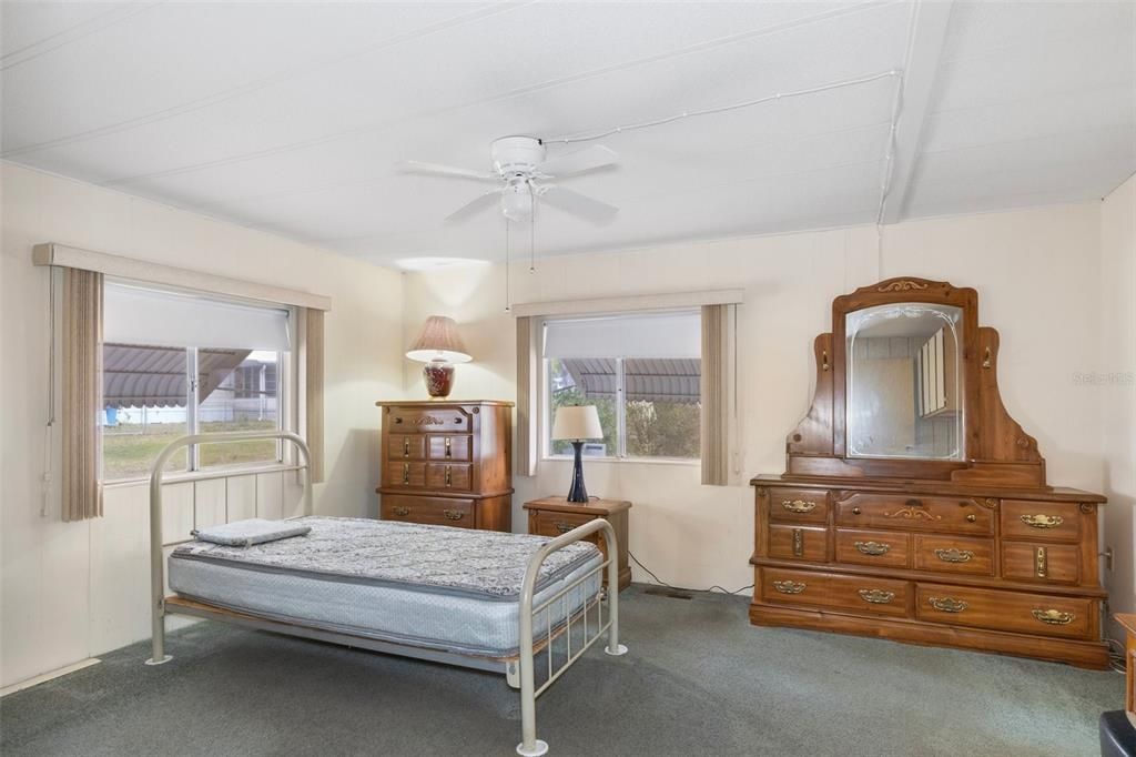 Под контрактом: $129,900 (2 спален, 2 ванн, 1440 Квадратных фут)