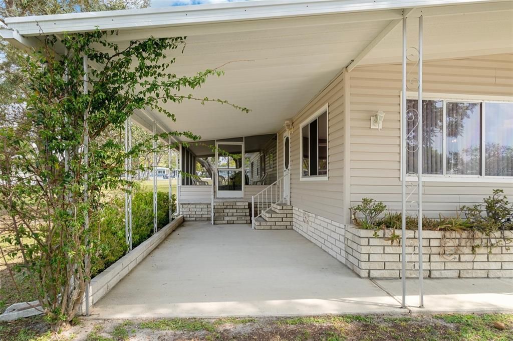 Под контрактом: $129,900 (2 спален, 2 ванн, 1440 Квадратных фут)