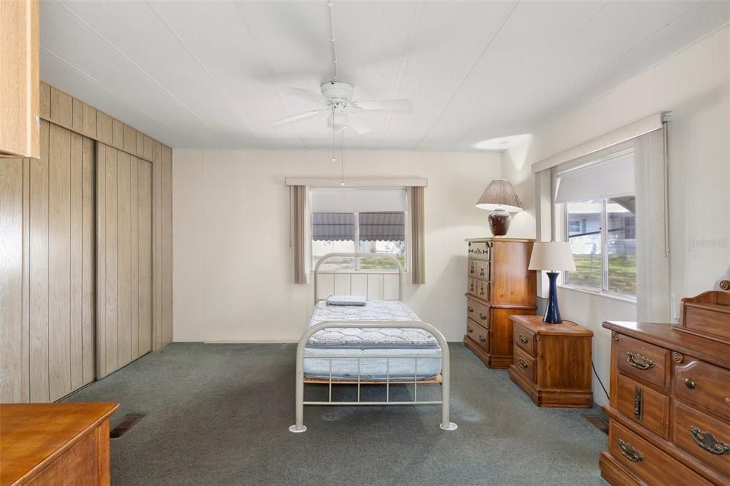 Под контрактом: $129,900 (2 спален, 2 ванн, 1440 Квадратных фут)