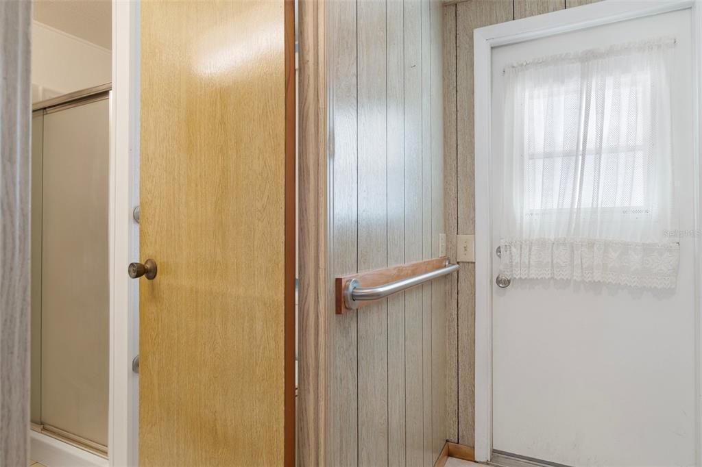 Под контрактом: $129,900 (2 спален, 2 ванн, 1440 Квадратных фут)