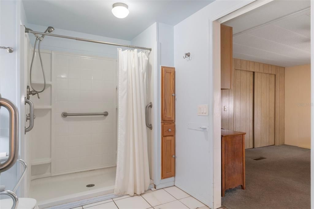 Под контрактом: $129,900 (2 спален, 2 ванн, 1440 Квадратных фут)