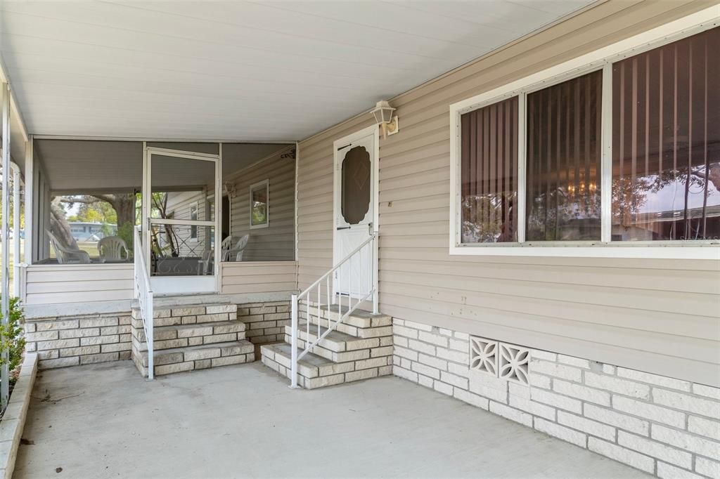 Под контрактом: $129,900 (2 спален, 2 ванн, 1440 Квадратных фут)