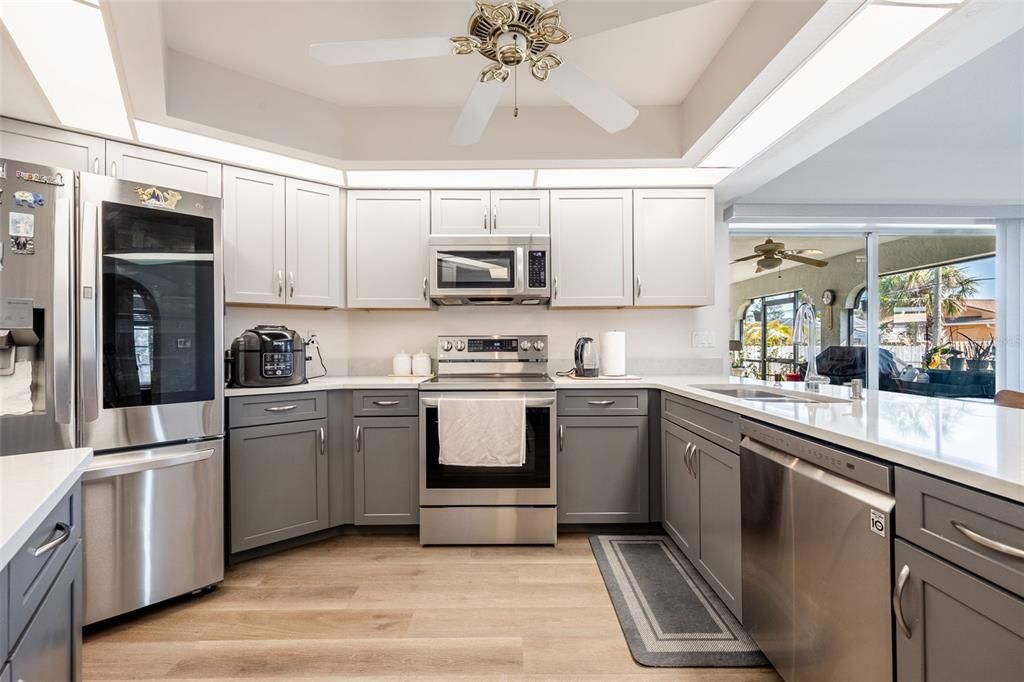 For Rent: $2,900 (3 beds, 2 baths, 2055 Square Feet)