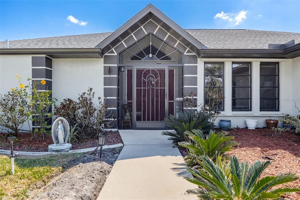 For Rent: $2,900 (3 beds, 2 baths, 2055 Square Feet)