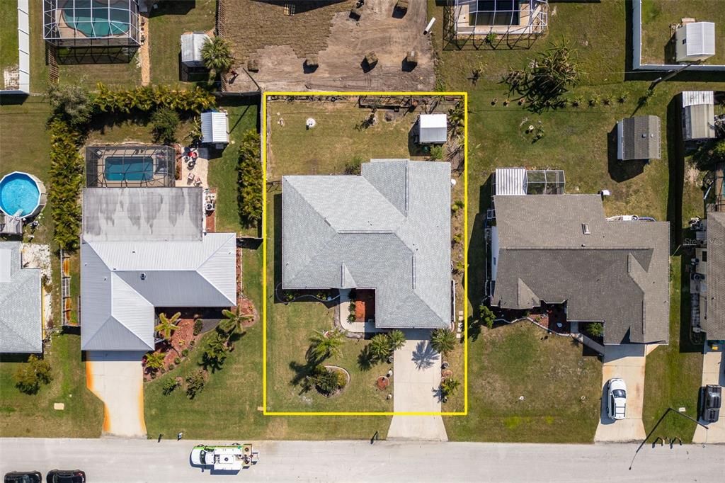 For Rent: $2,900 (3 beds, 2 baths, 2055 Square Feet)