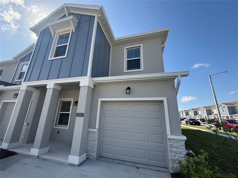 Recently Rented: $2,100 (3 beds, 2 baths, 1834 Square Feet)