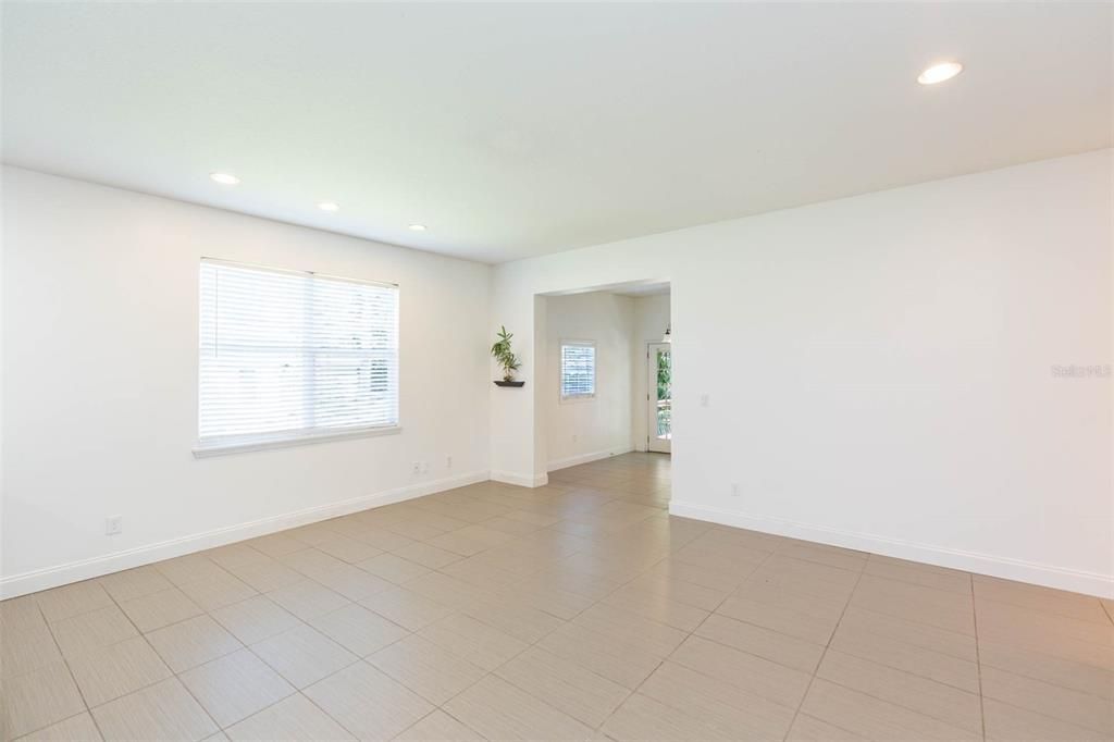 For Sale: $549,000 (4 beds, 3 baths, 1832 Square Feet)