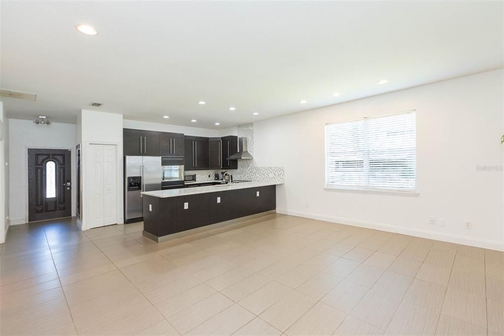 For Sale: $549,000 (4 beds, 3 baths, 1832 Square Feet)