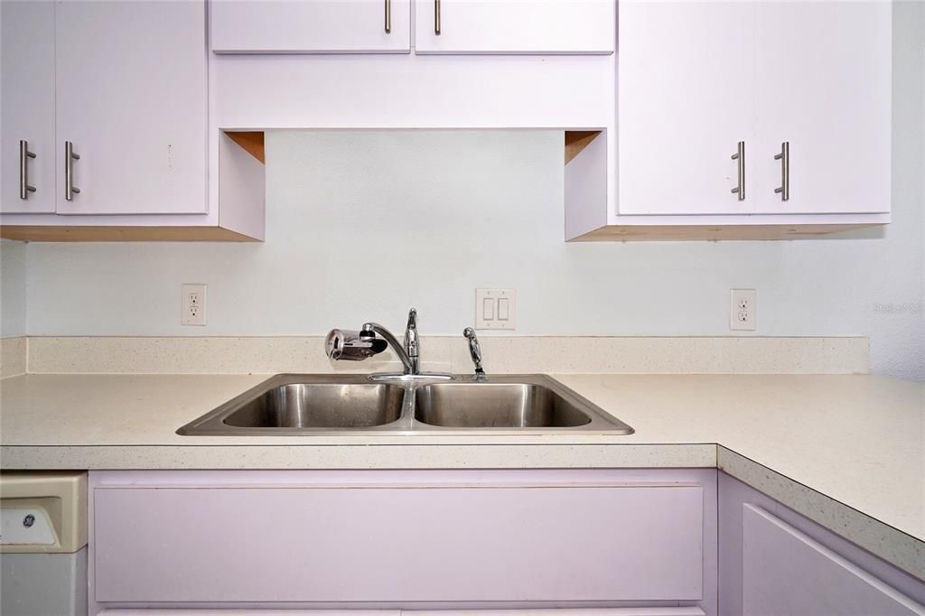 На продажу: $179,000 (2 спален, 2 ванн, 1320 Квадратных фут)