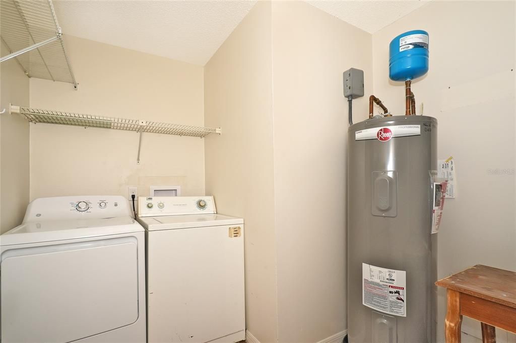 На продажу: $179,000 (2 спален, 2 ванн, 1320 Квадратных фут)