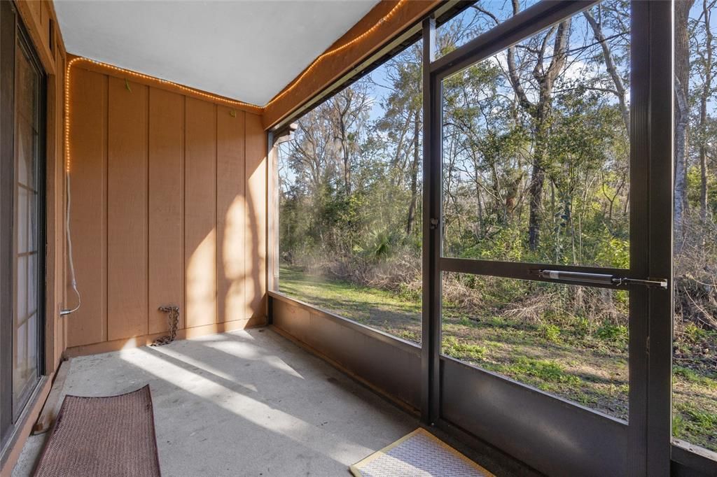 For Sale: $165,000 (2 beds, 2 baths, 1106 Square Feet)