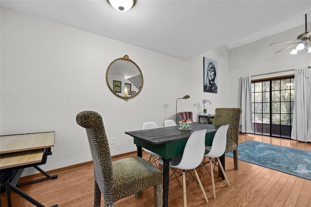 For Sale: $165,000 (2 beds, 2 baths, 1106 Square Feet)