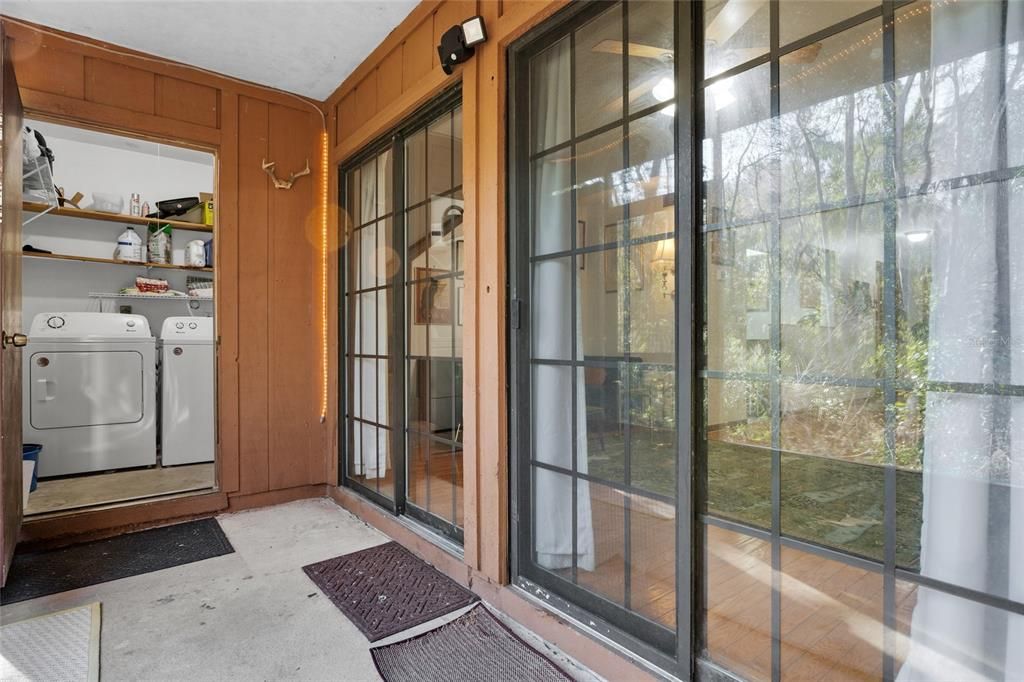 For Sale: $165,000 (2 beds, 2 baths, 1106 Square Feet)