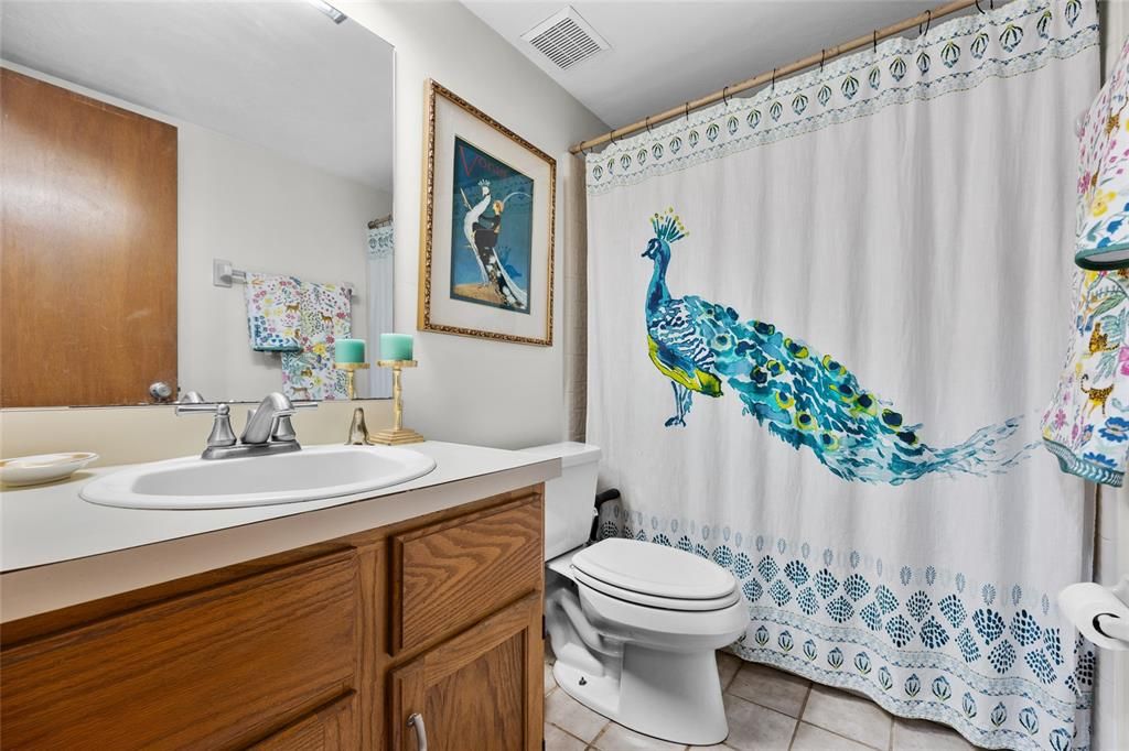 For Sale: $165,000 (2 beds, 2 baths, 1106 Square Feet)