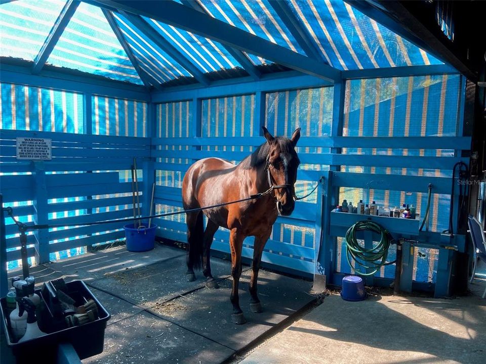 待售: $1,500,000 (5.06 acres)