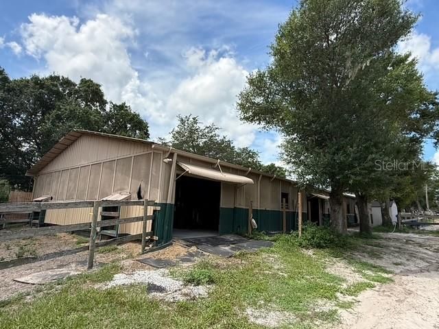 待售: $1,500,000 (5.06 acres)