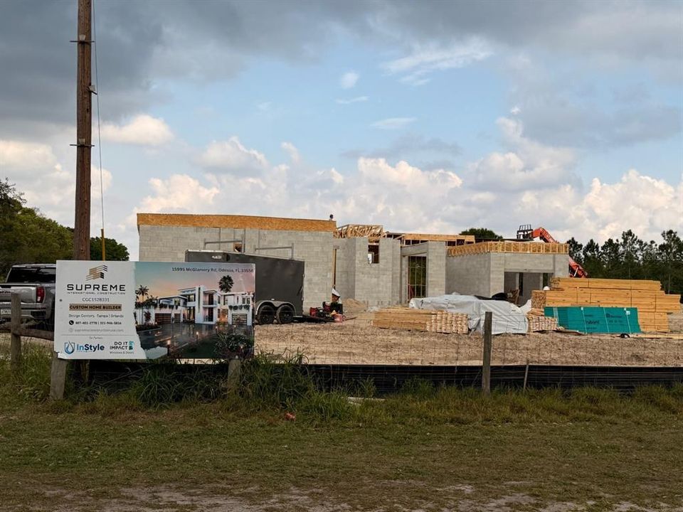 待售: $1,500,000 (5.06 acres)