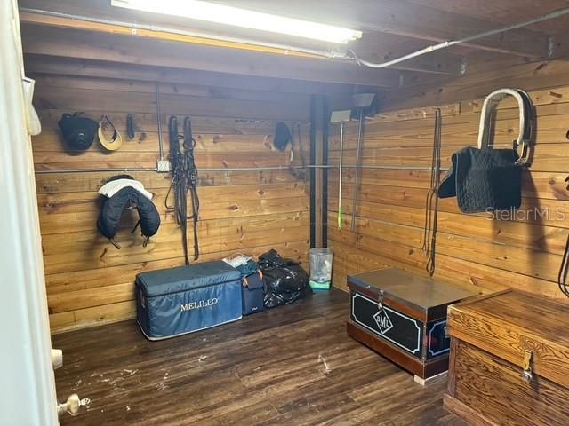 待售: $1,500,000 (5.06 acres)