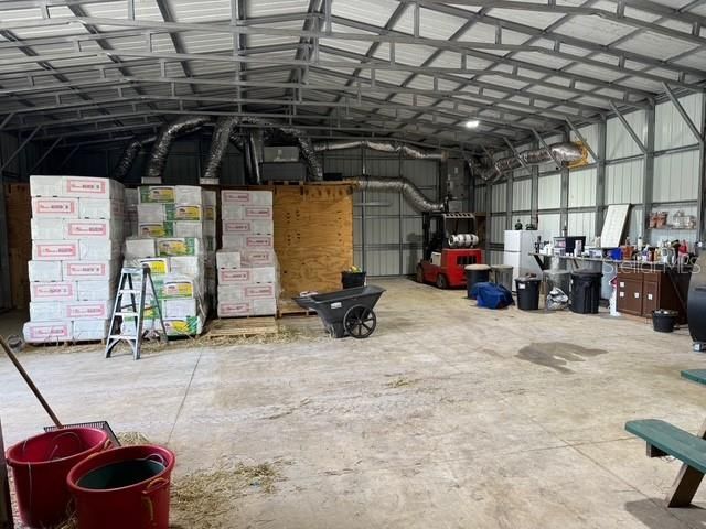 待售: $1,500,000 (5.06 acres)