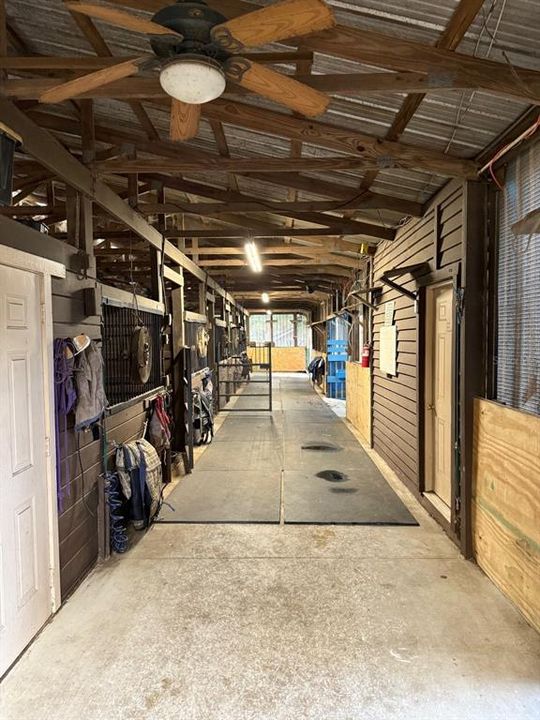 待售: $1,500,000 (5.06 acres)