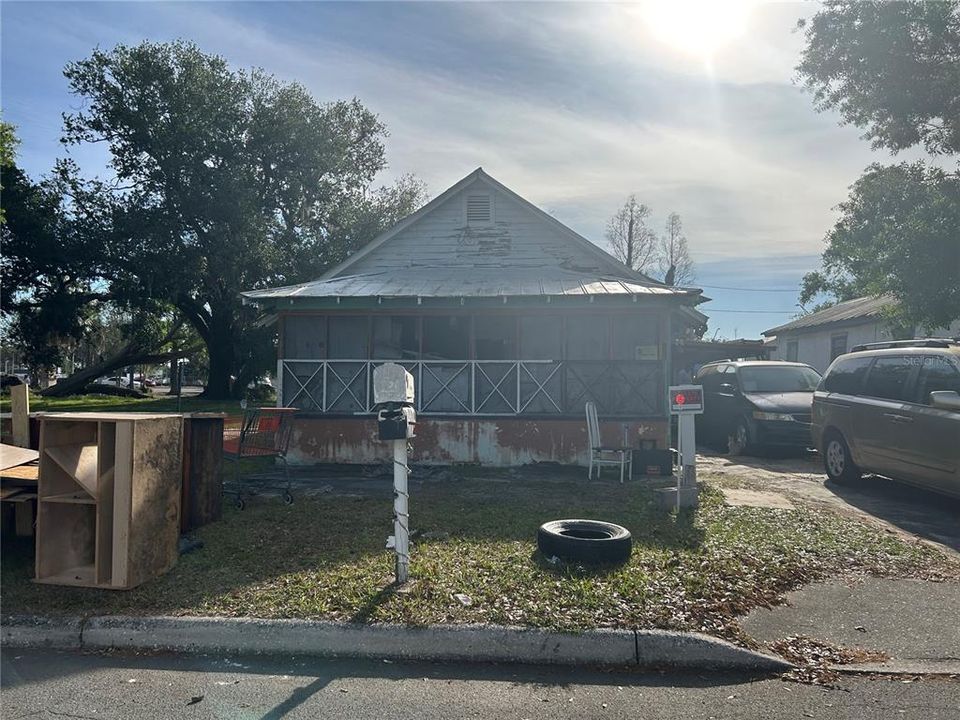 Recently Sold: $109,900 (4 beds, 2 baths, 1285 Square Feet)