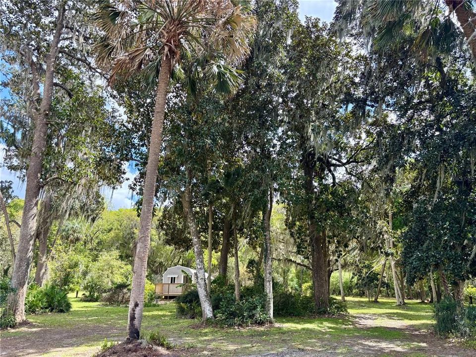 待售: $235,000 (3.30 acres)