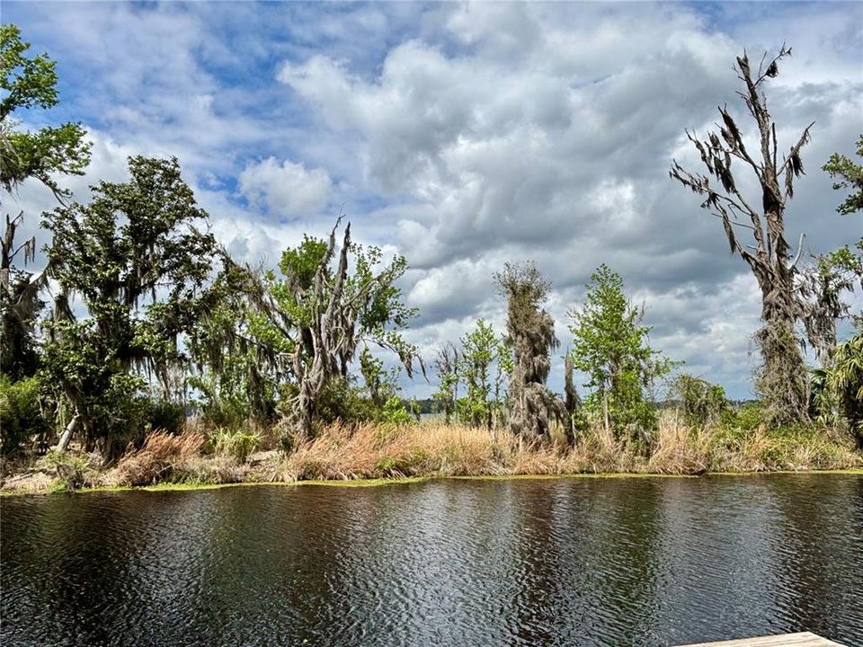 待售: $235,000 (3.30 acres)