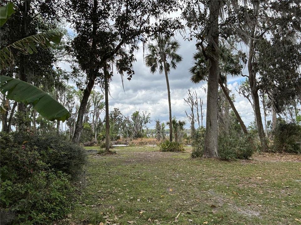 待售: $235,000 (3.30 acres)