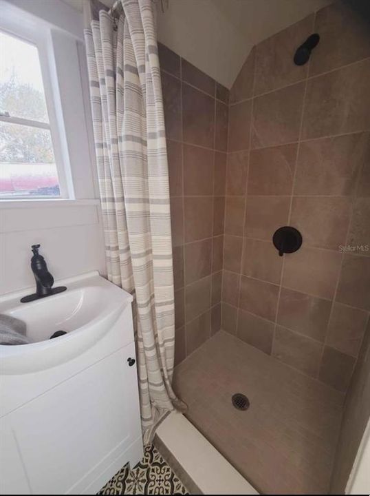 待售: $235,000 (3.30 acres)