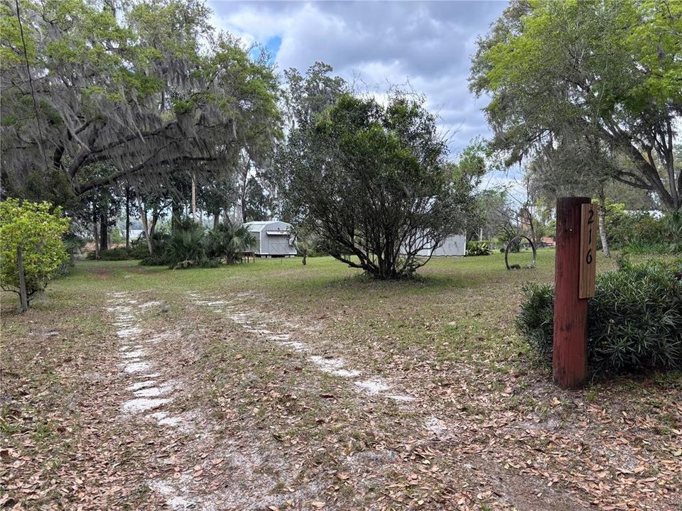 待售: $235,000 (3.30 acres)