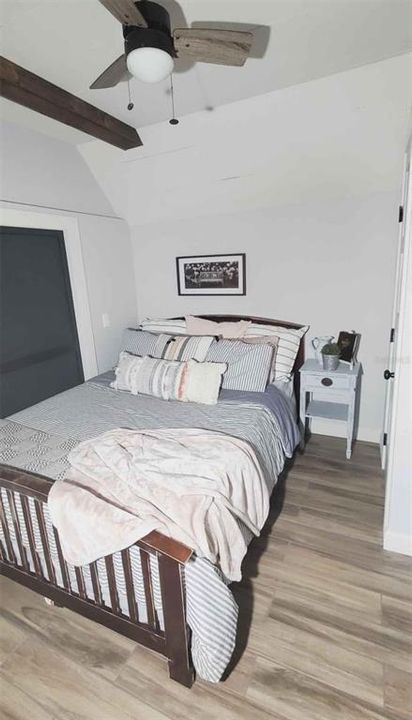 待售: $235,000 (3.30 acres)