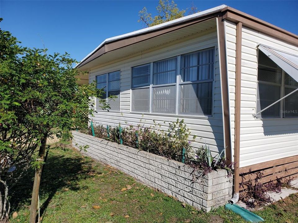 最近租的: $1,300 (2 贝兹, 2 浴室, 840 平方英尺)