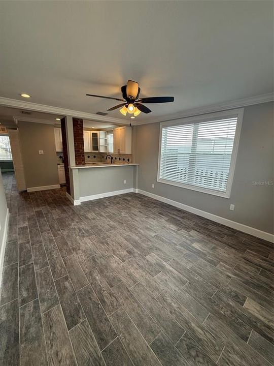 For Rent: $2,300 (2 beds, 1 baths, 600 Square Feet)